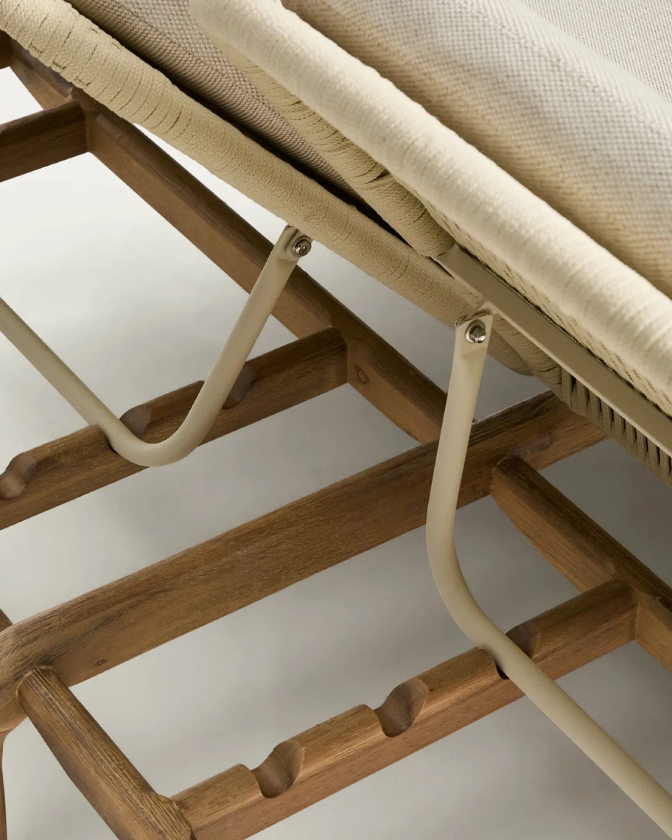 Kave Home Ligbed Alipa Acaciahout Beige 196x154cm