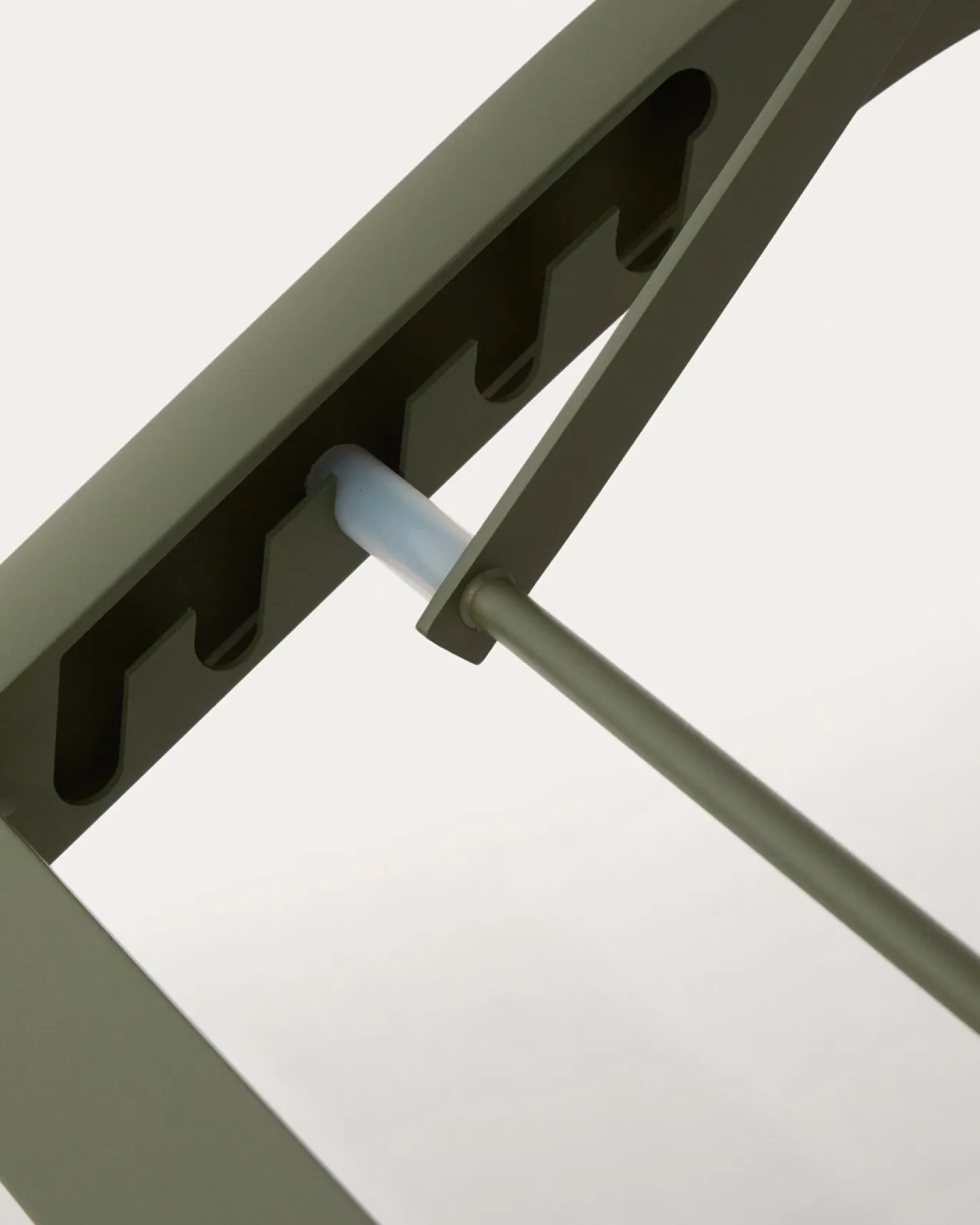 Kave Home Ligbed Capraia Stapelbaar Aluminium Groen