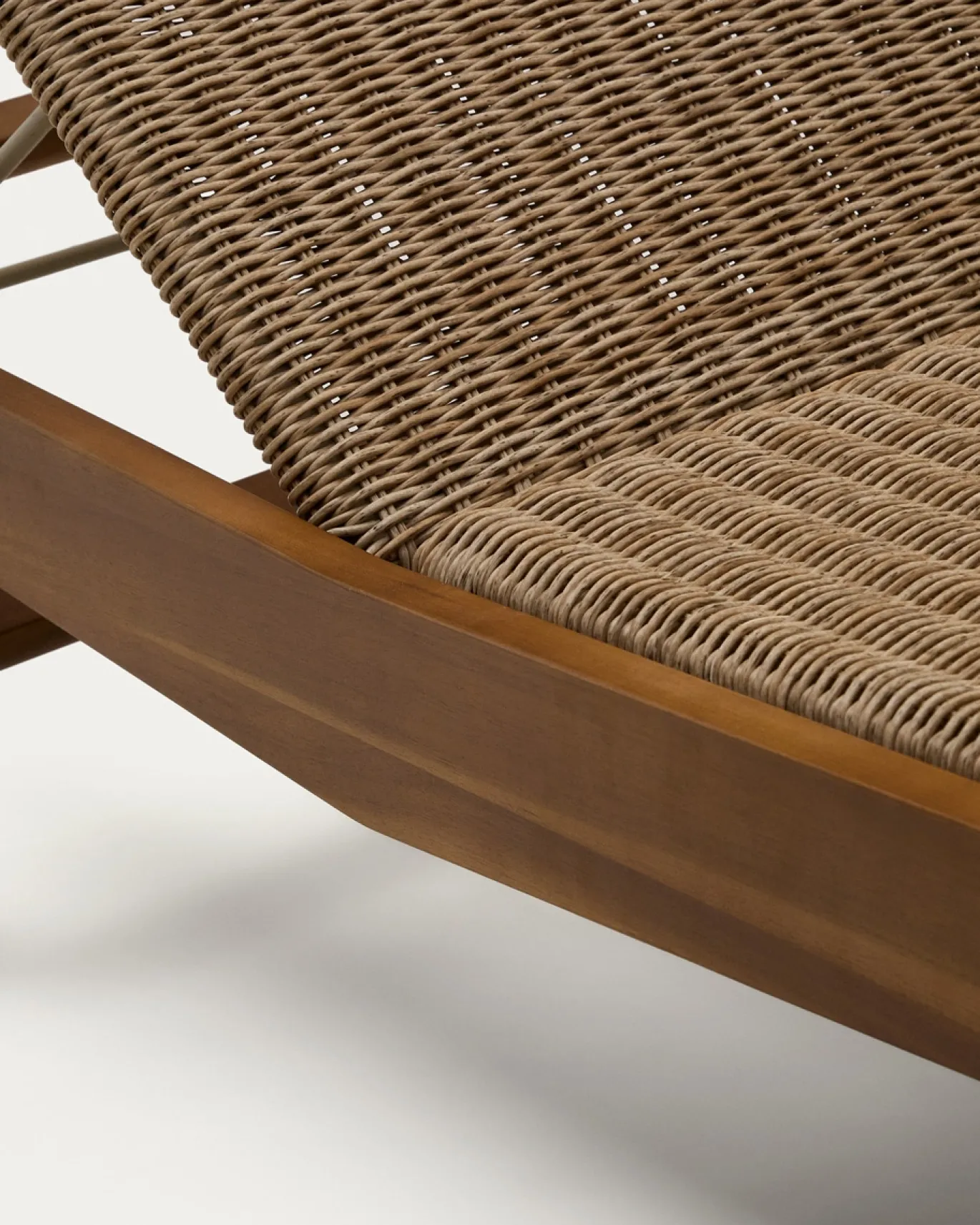 Kave Home Ligstoel Itani Acaciahout en Rotan