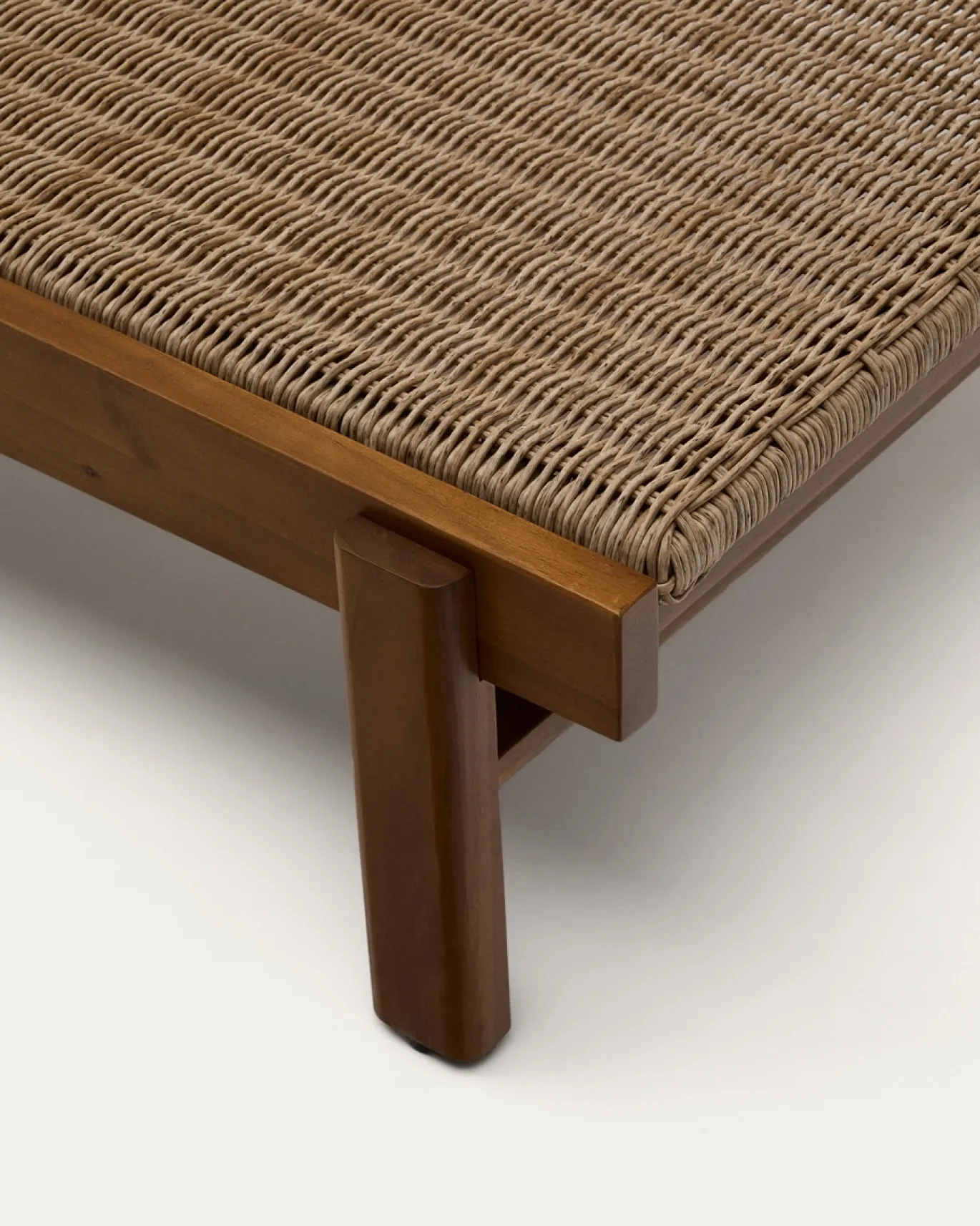 Kave Home Ligstoel Itani Acaciahout en Rotan