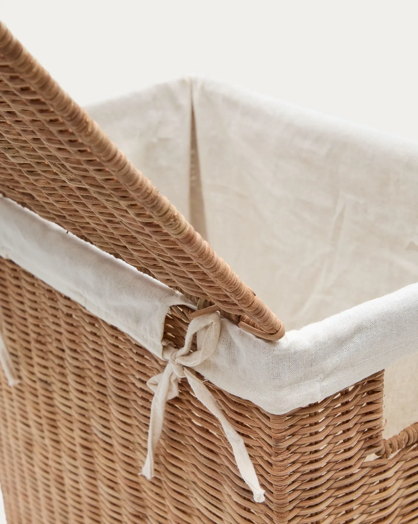 Kave Home Mand Indali Rotan Set Van 2 43x27cm/50x32cm