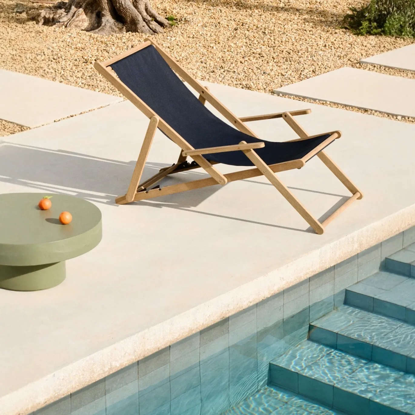 Kave Home Opklapbare Strandstoel Vilara Zwart Outdoor Acaciahout