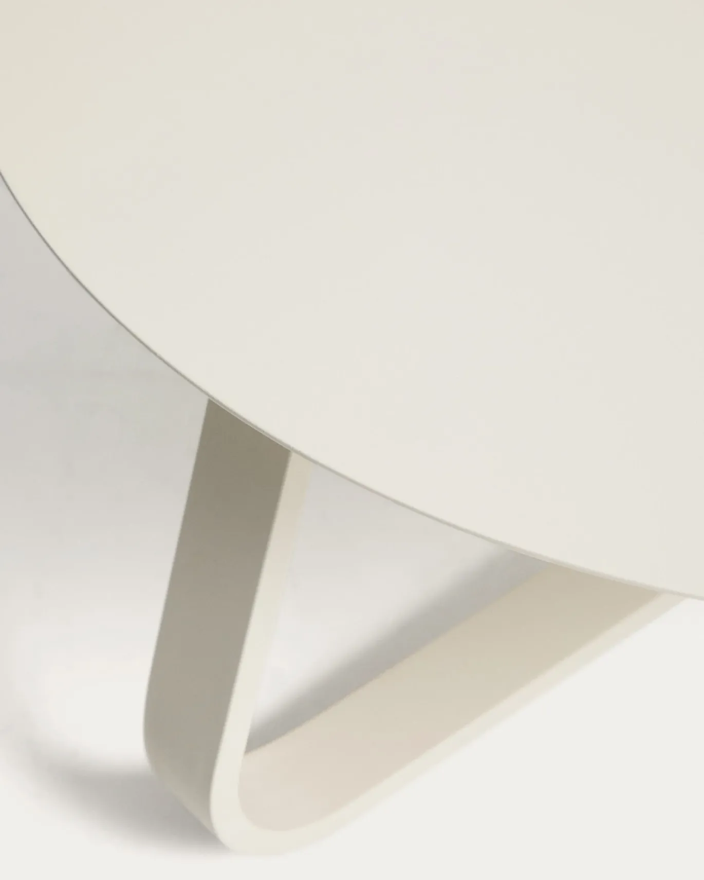 Kave Home Outdoor Salontafel Tamaris Aluminium Beige Ø48cm