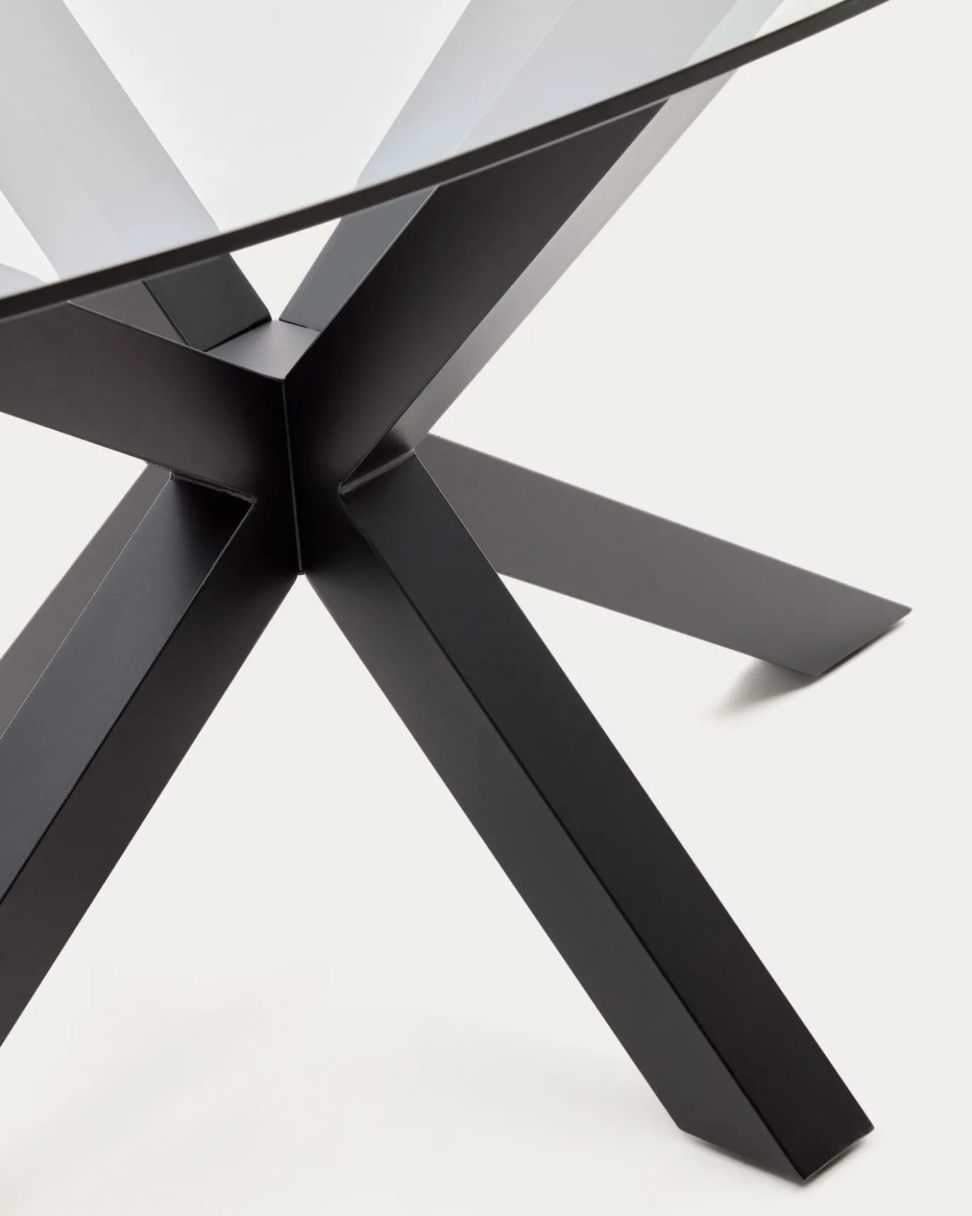 Kave Home Ovale Glazen Tafel Argo Stalen Poten Zwart Ø200 100cm