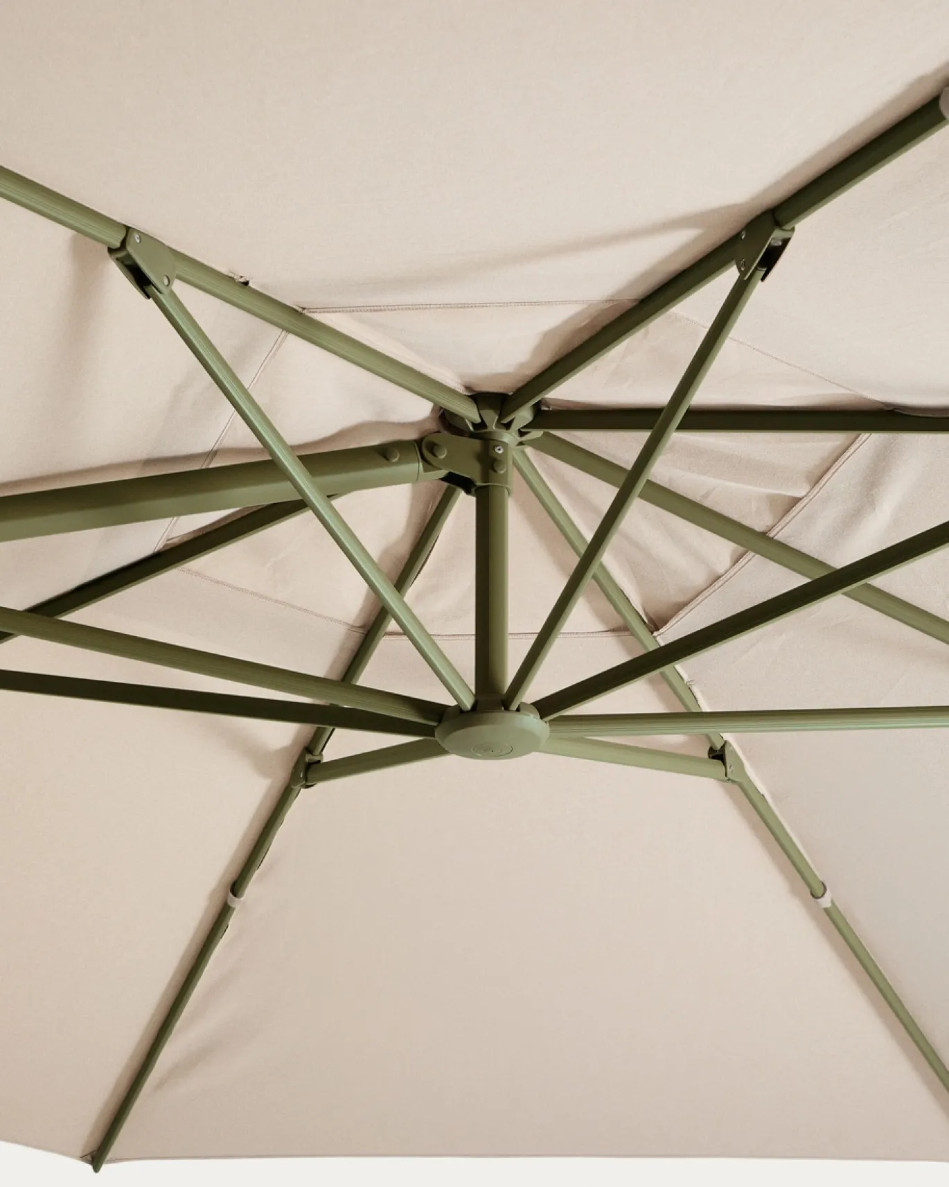 Kave Home Parasol Noli Excentrisch Aluminium Groen Beige 300x420cm