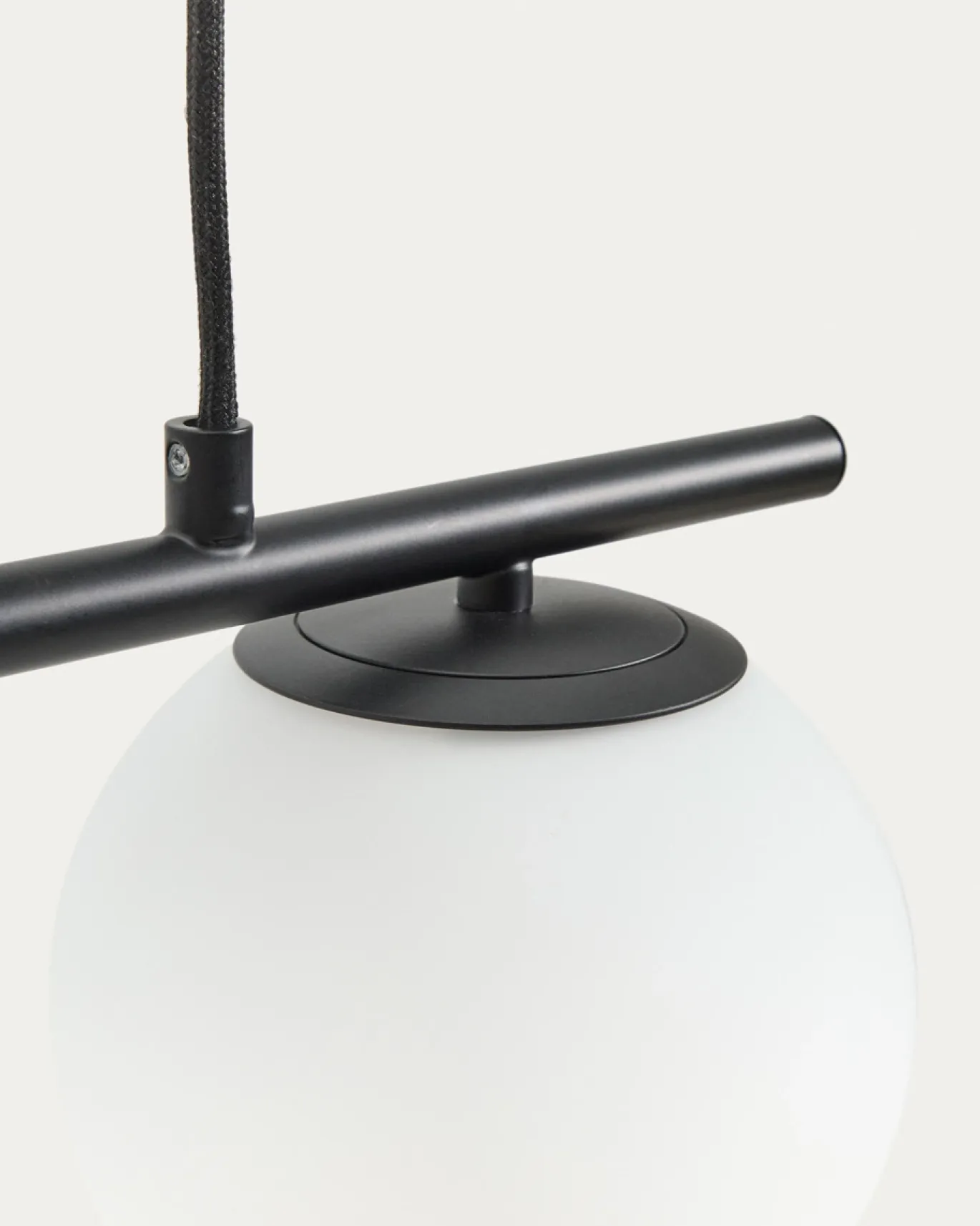 Kave Home Plafondlamp Brisia Metaal Zwart Glas Ø15cm 3 Bollen