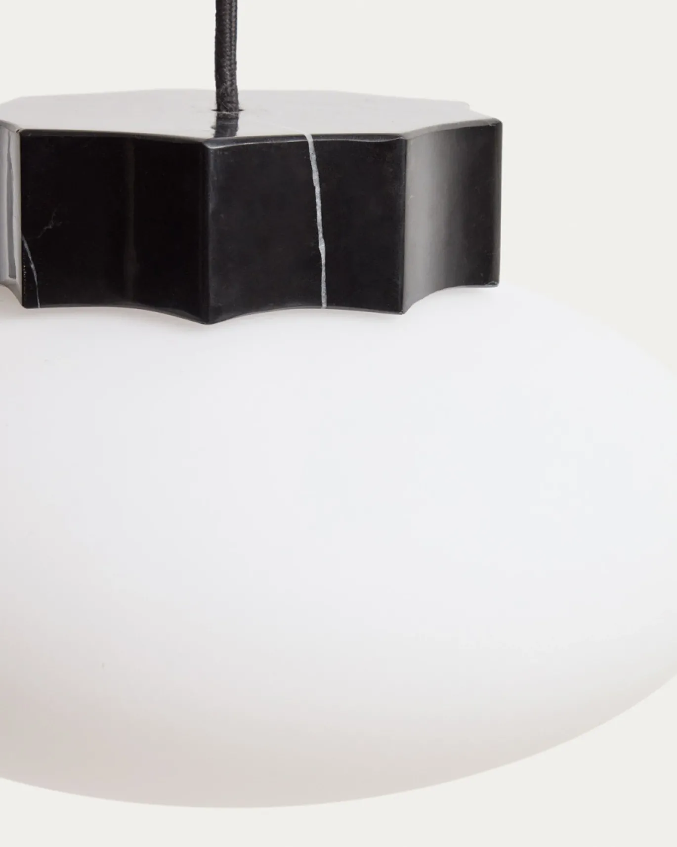 Kave Home Plafondlamp Idela Glas Marmer Zwart Ø26cm