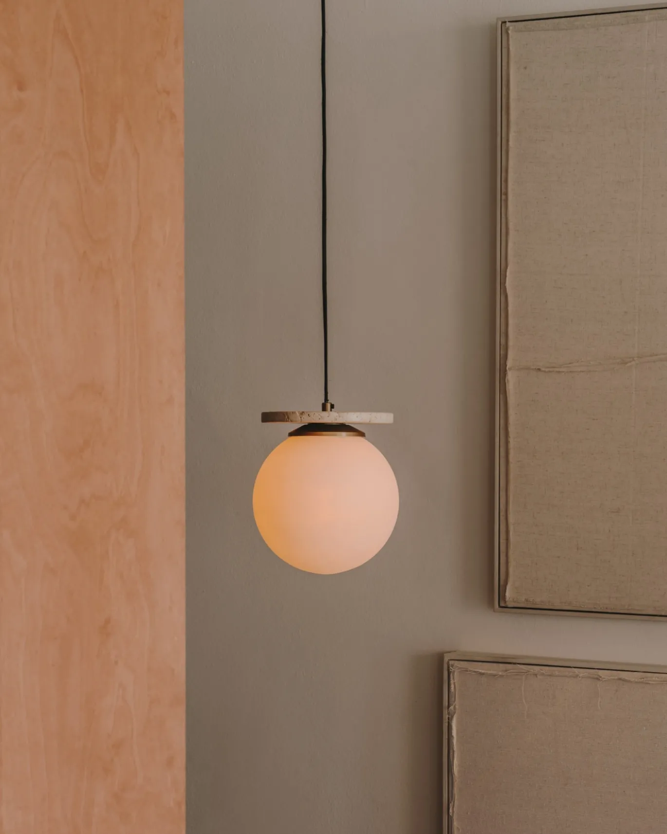 Kave Home Plafondlamp Malachi Glas en Travertijnsteen