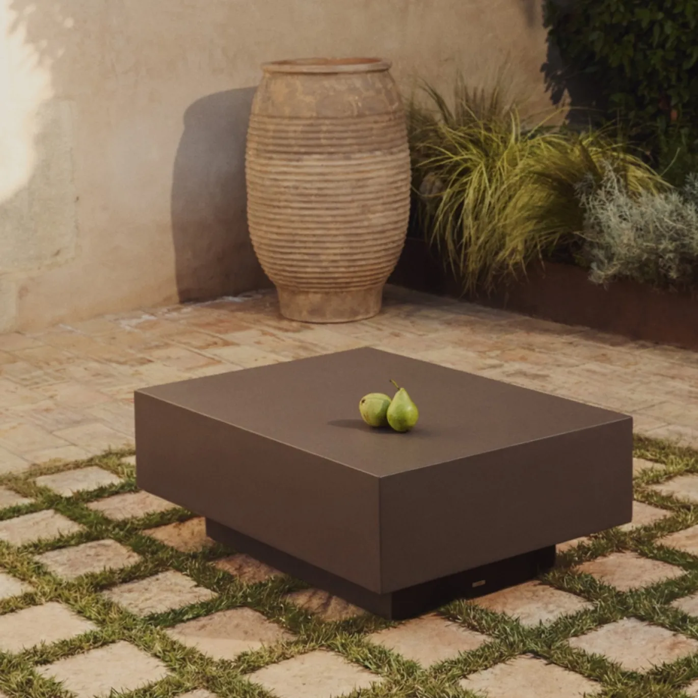 Kave Home Salontafel Rustella Cement Bruin 80x60cm