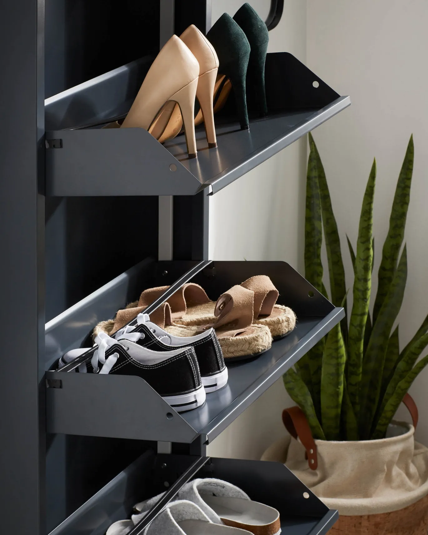 Kave Home Schoenenkast Ode 50x103cm 3 Deuren Zwart