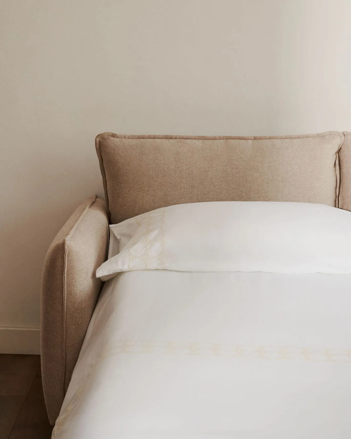 Kave Home Slaapbank Carlota 2-Zits Beige Chenille 185cm