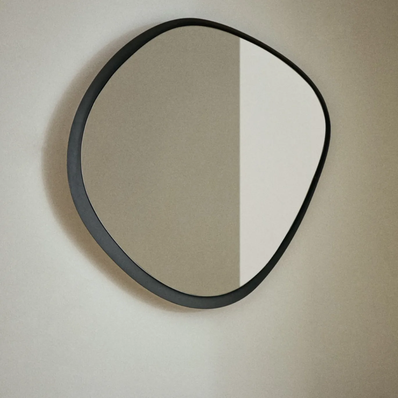 Kave Home Spiegel Tebel Zwart Metaal 85x93,5cm