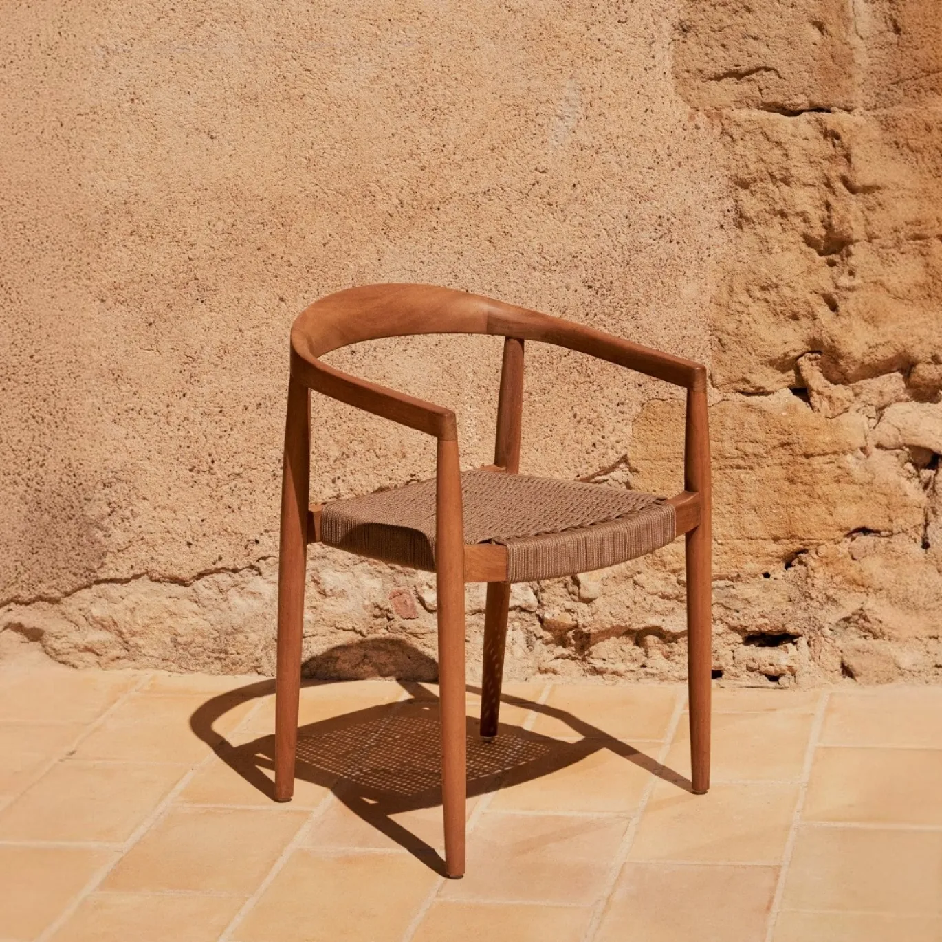 Kave Home Stapelbare Stoel Ydalia Massief Teakhout Naturel en Beige Touw