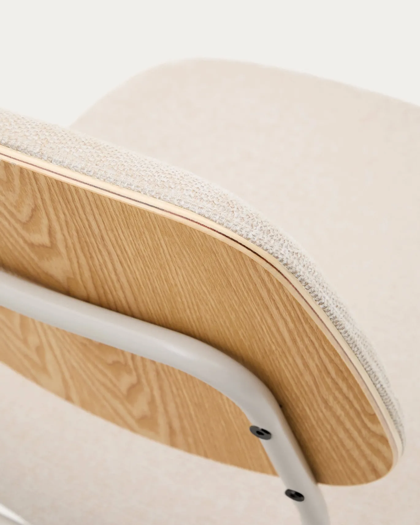 Kave Home Stapelstoel Benilda Beige Eikenfineer
