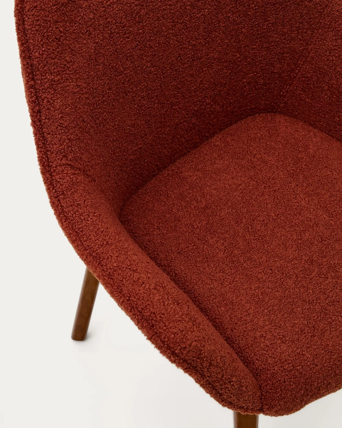 Kave Home Stoel Aleli Terracotta Teddy en Bruin Essenhouten Onderstel