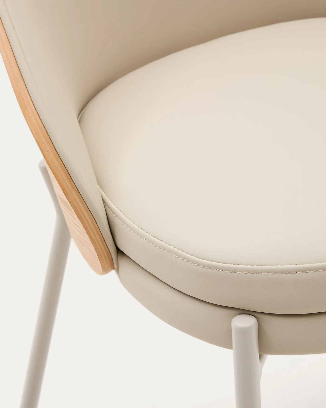 Kave Home Stoel Eamy Beige Kunstleer Essenfineer