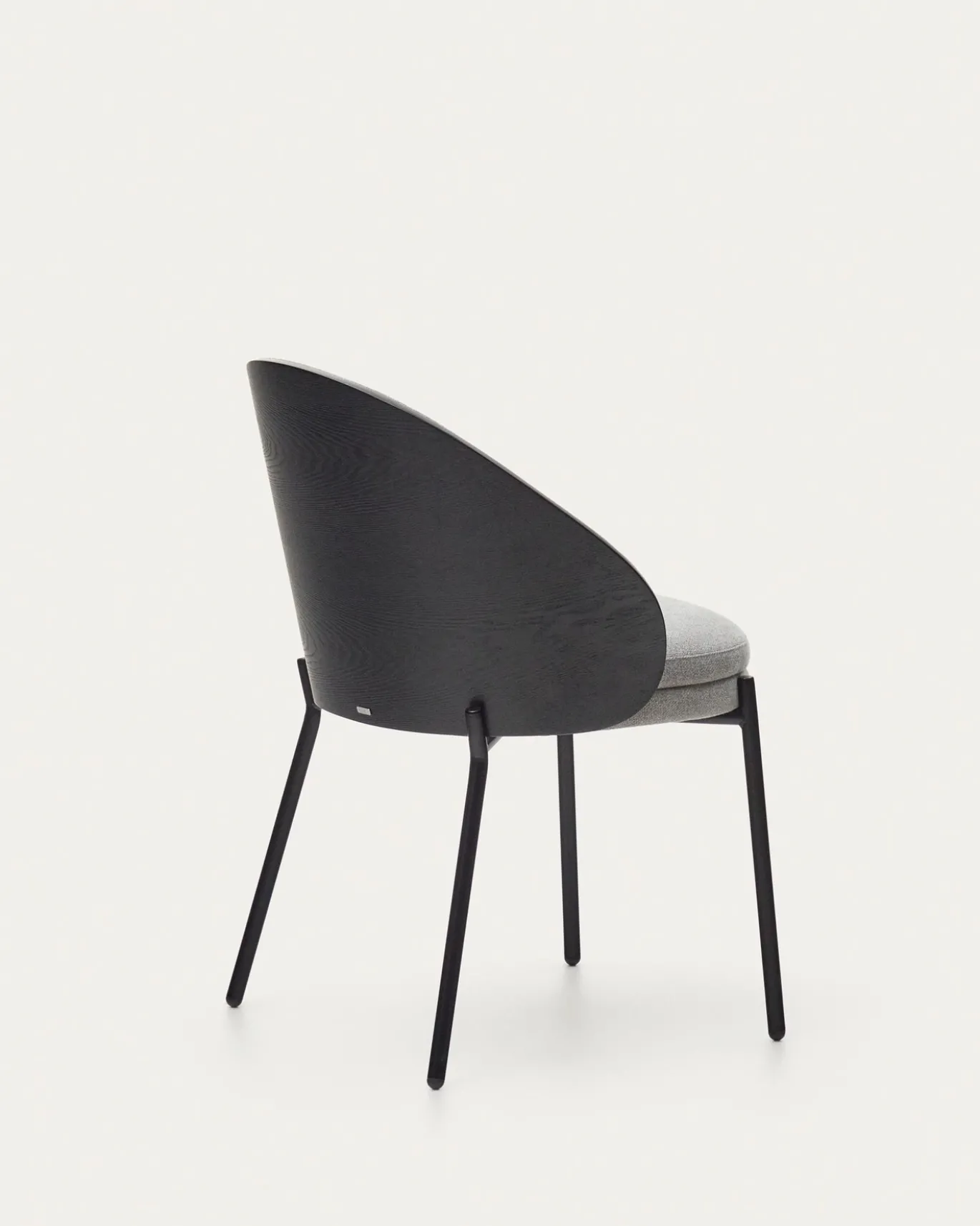 Kave Home Stoel Eamy Lichtgrijs Chenille en Zwart Essenhoutfineer