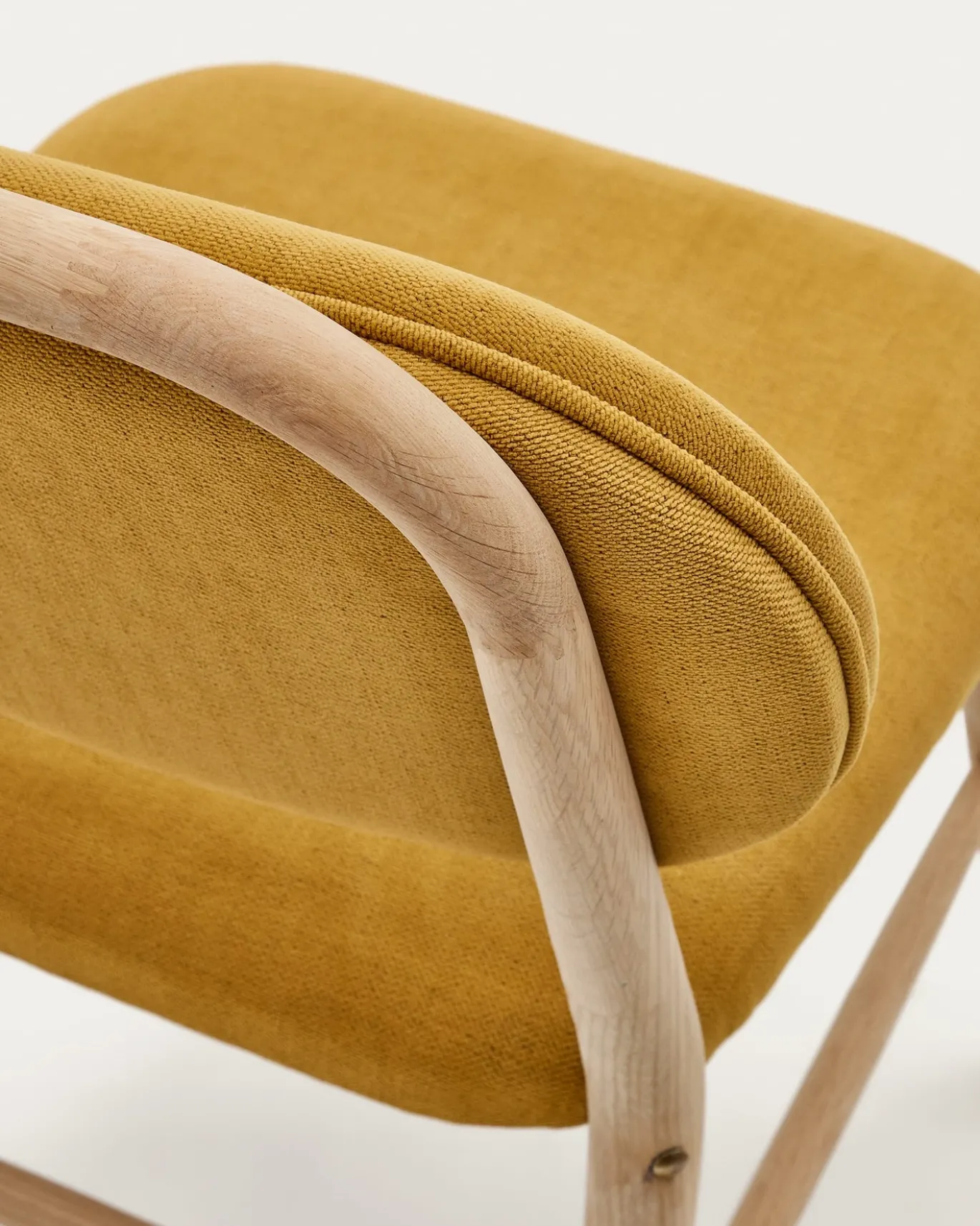 Kave Home Stoel Helda Mosterd Chenille en Massief Eikenhout