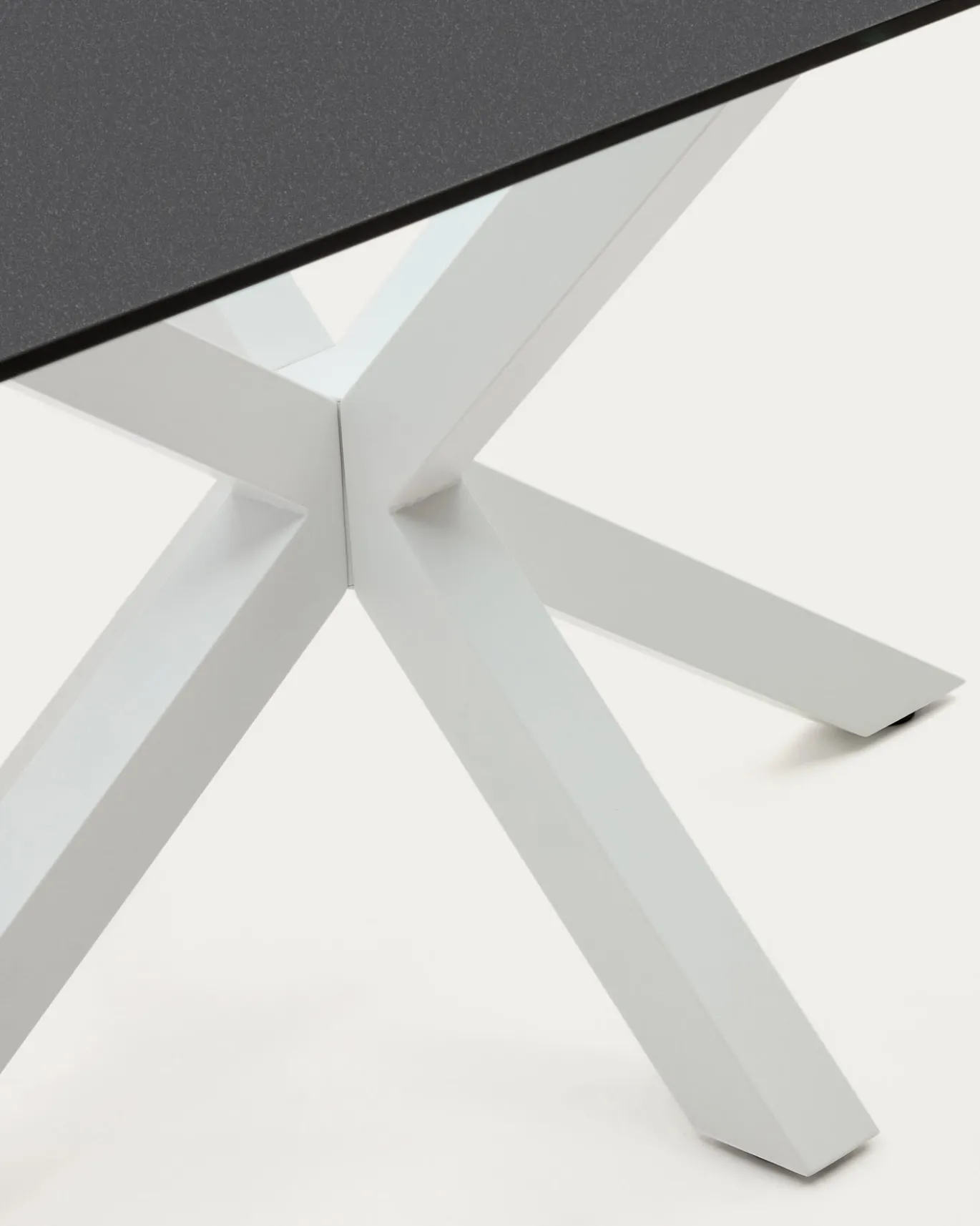Kave Home Tafel Argo Matzwart Glas en Stalen Poten Wit 200x100cm