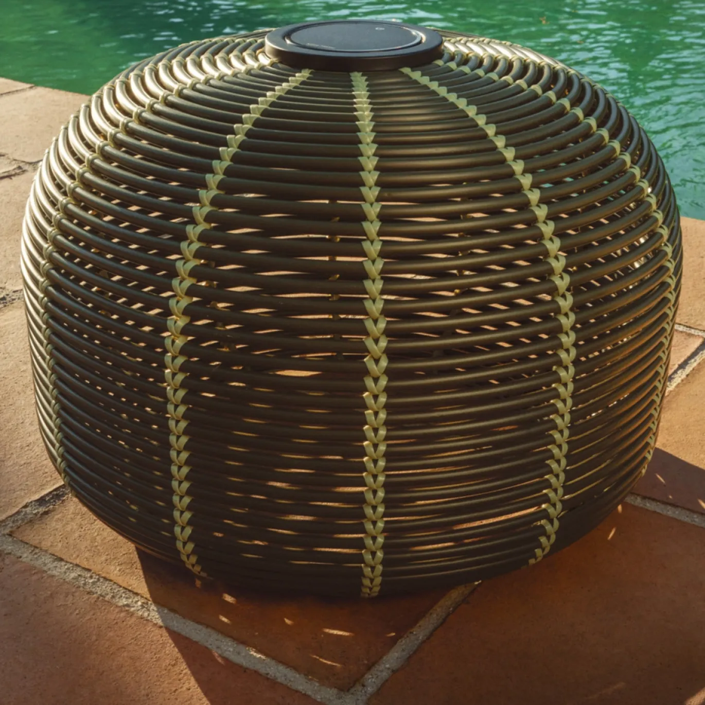 Kave Home Tafellamp Garoina Outdoor Rotan Groen Ø50cm