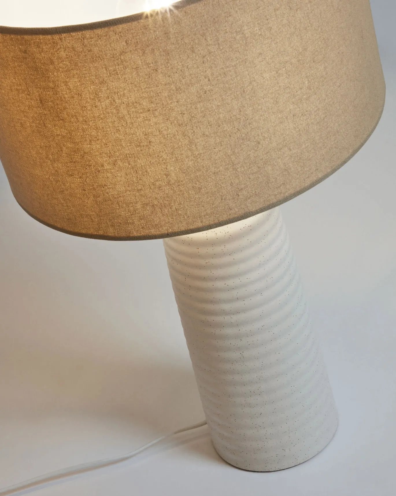 Kave Home Tafellamp Mijal Keramiek Wit