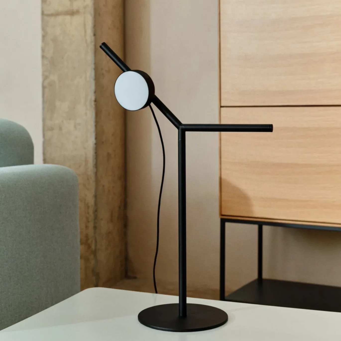 Kave Home Tafellamp Orey Zwart met Verstelbare Spot