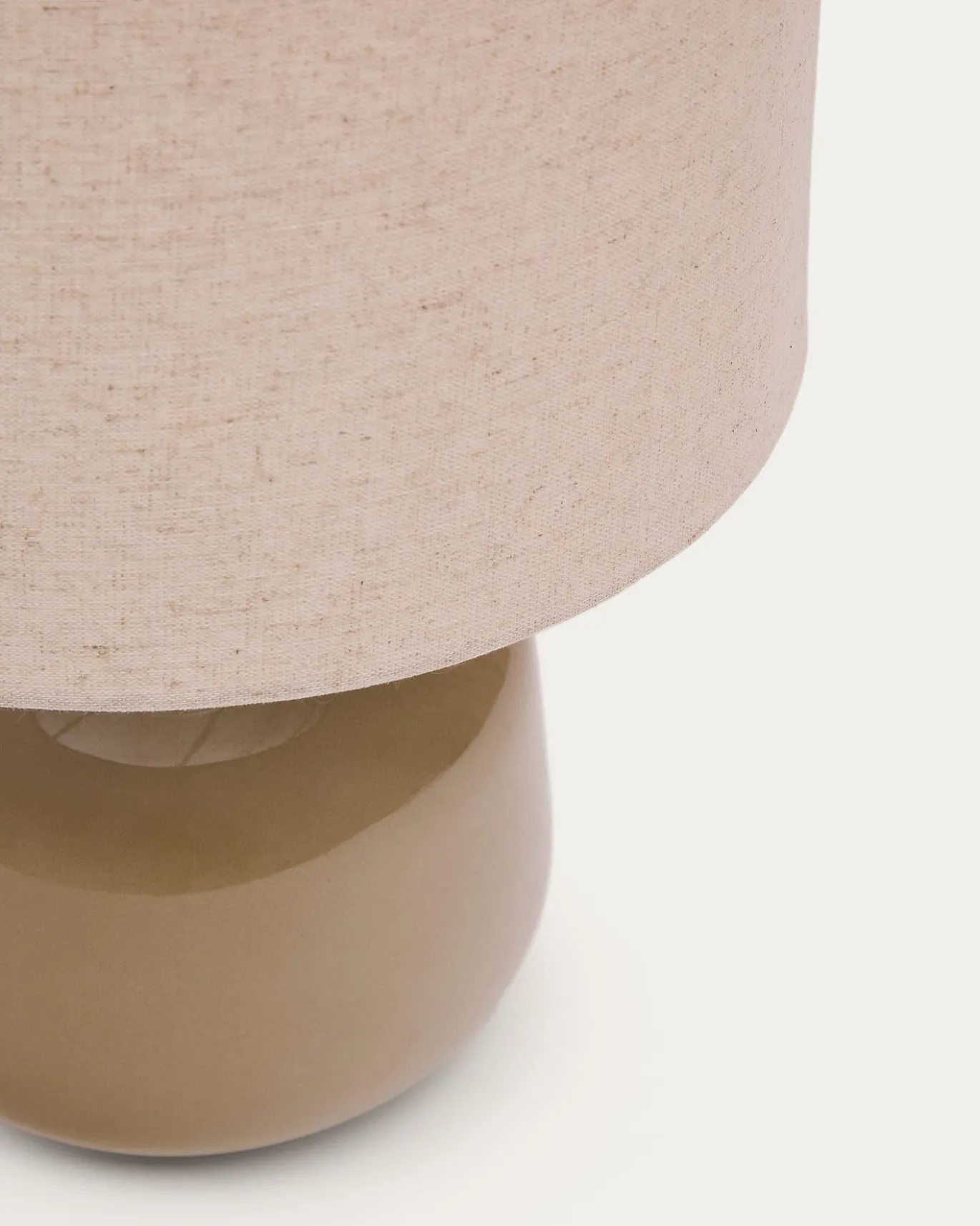 Kave Home Tafellamp Tay Groen Keramiek En Beige Linnen