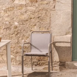 Kave Home Tuinstoel Luri Stapelbaar Aluminium Taupe