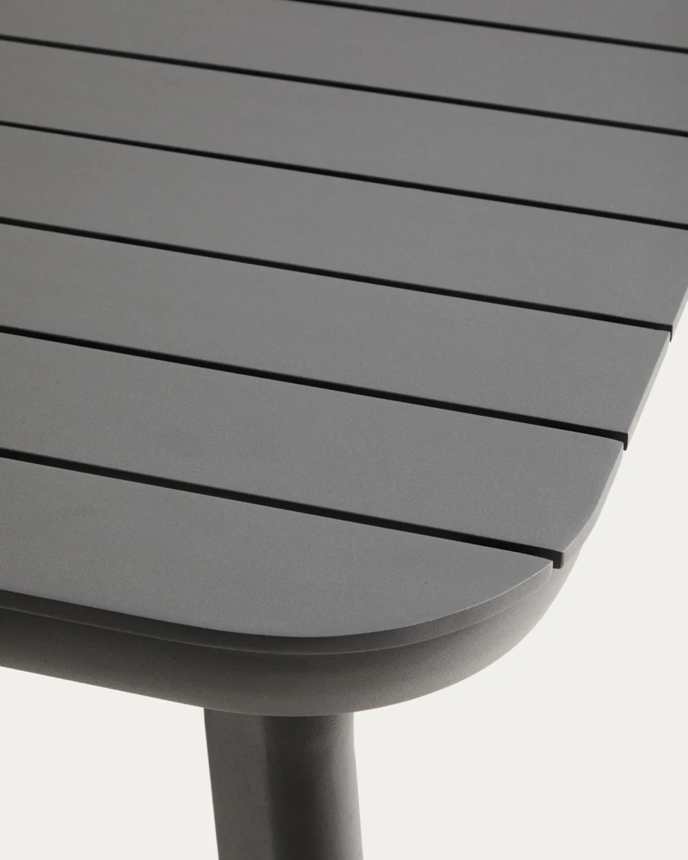 Kave Home Tuintafel Izola Aluminium Grafiet 185-235cm
