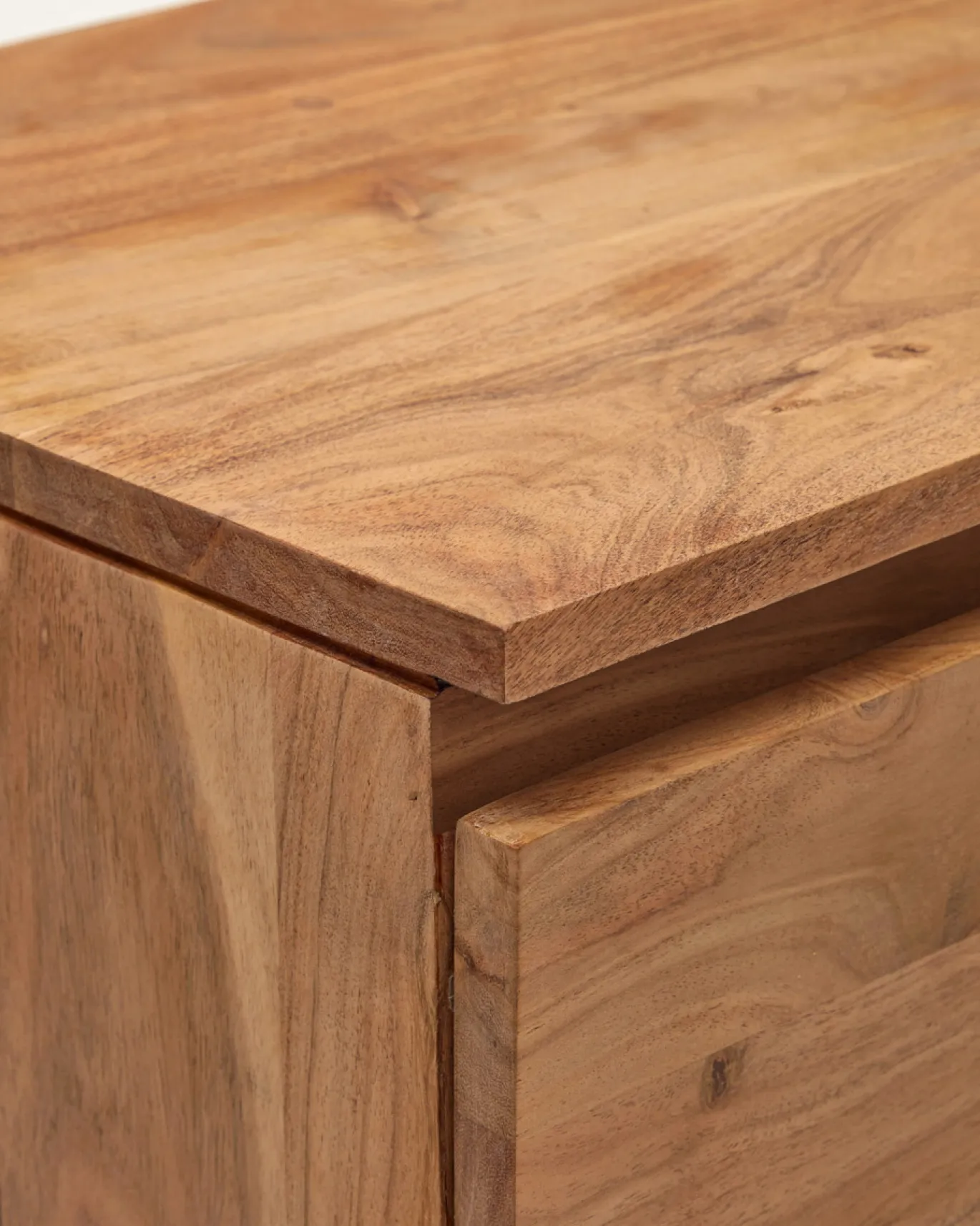 Kave Home Tv-meubel Uxue 3-deurs Acaciahout Naturel 150x58cm