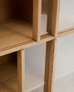 Kave Home Vitrinekast Helvine Eikenfineer En Gehard Glas 100x174cm
