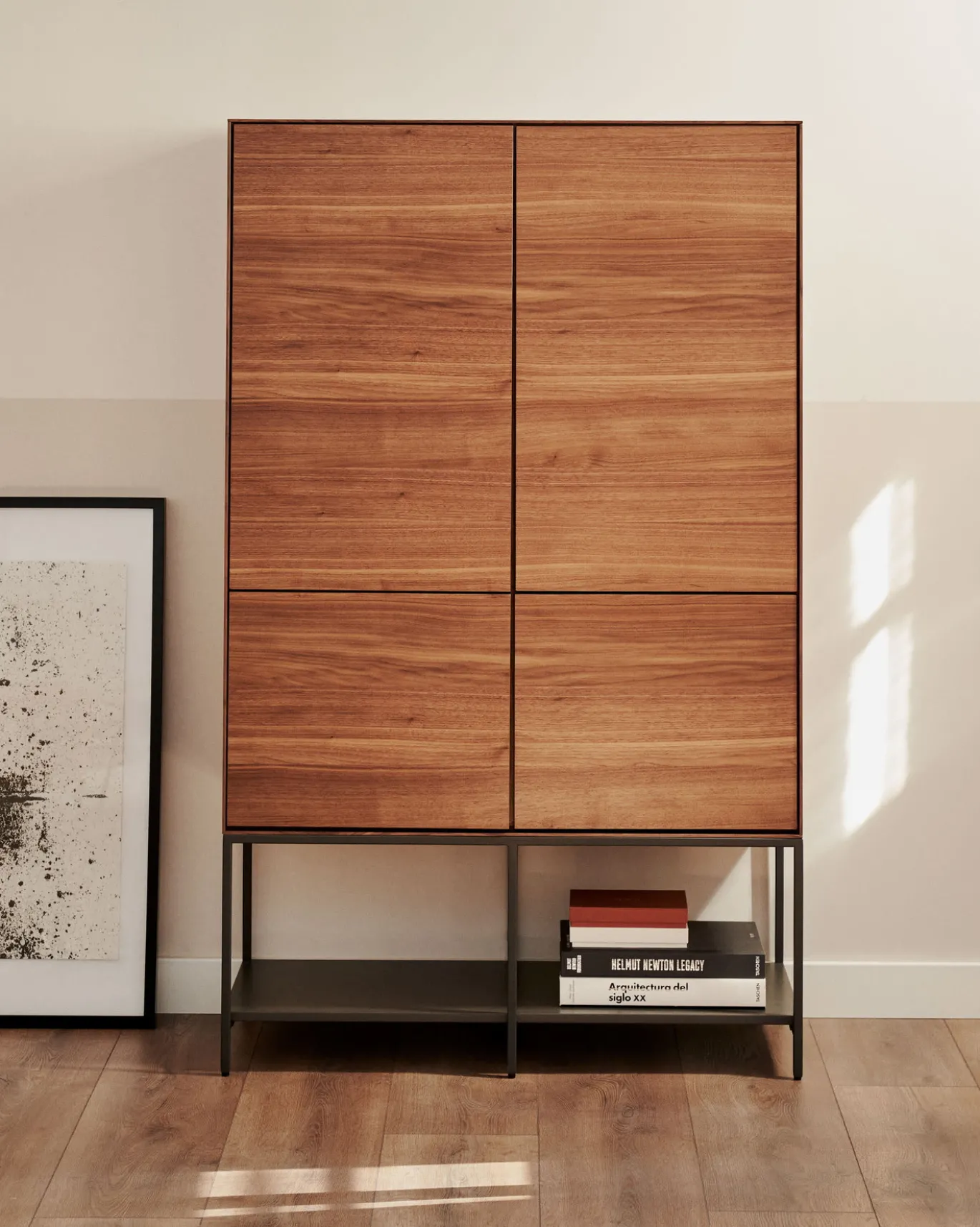 Kave Home Wandkast Vedrana 4-deurs Walnoot 97,5x160cm