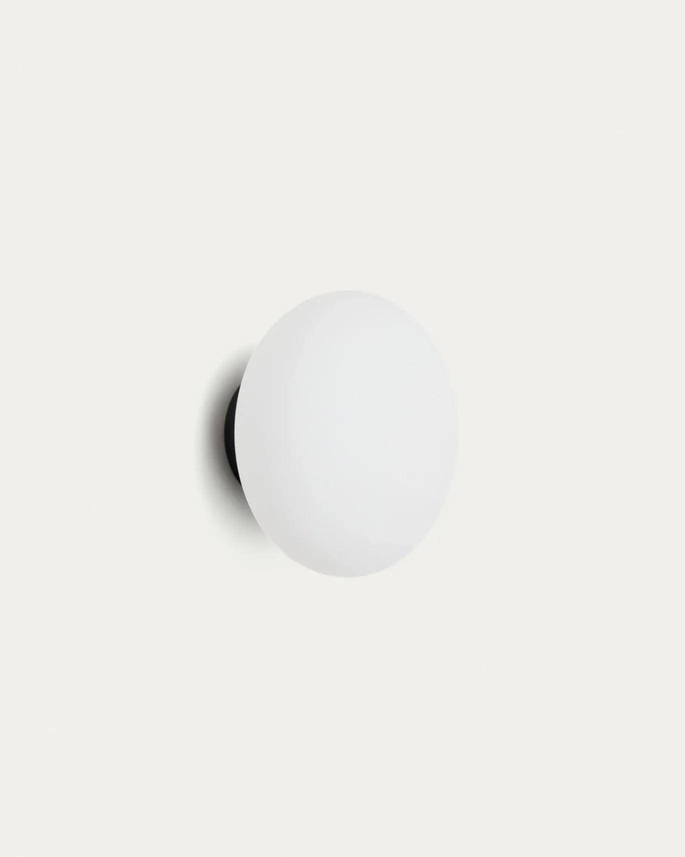 Kave Home Wandlamp Bamila Rookglas En Zwart Metaal Ø15cm