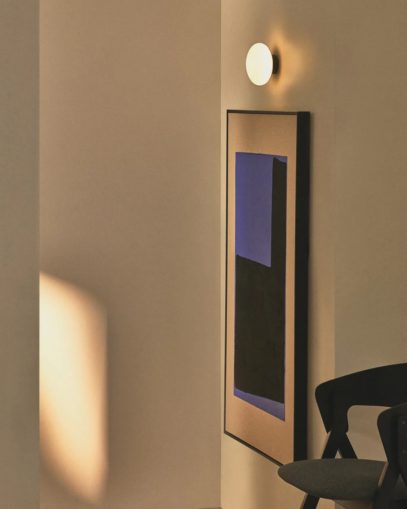 Kave Home Wandlamp Bamila Rookglas En Zwart Metaal Ø15cm