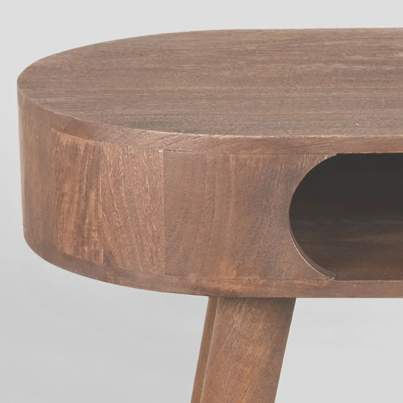LABEL51 Bureau Bella Bruin Mangohout