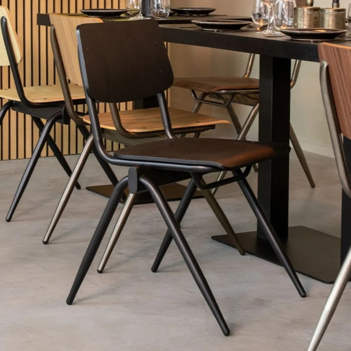 LABEL51 Eetkamerstoel Solid Zwart