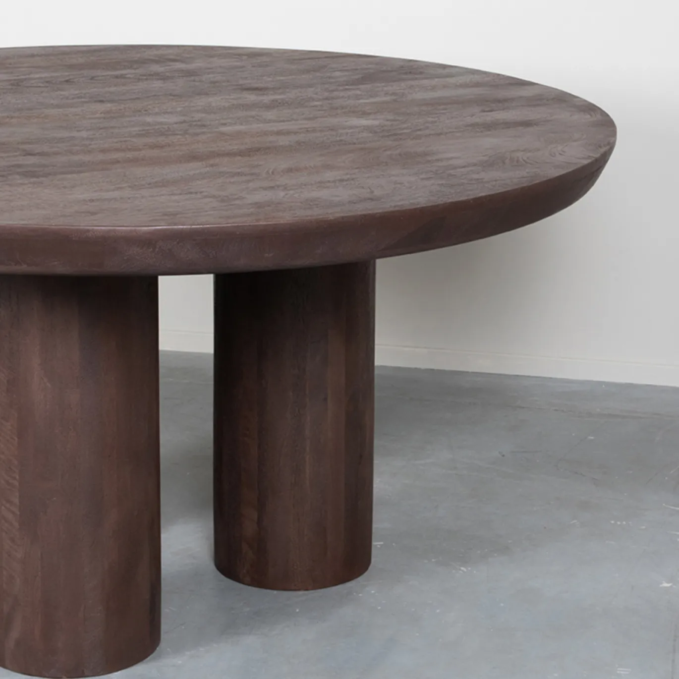 LABEL51 Eettafel Olly Espresso Ø150cm