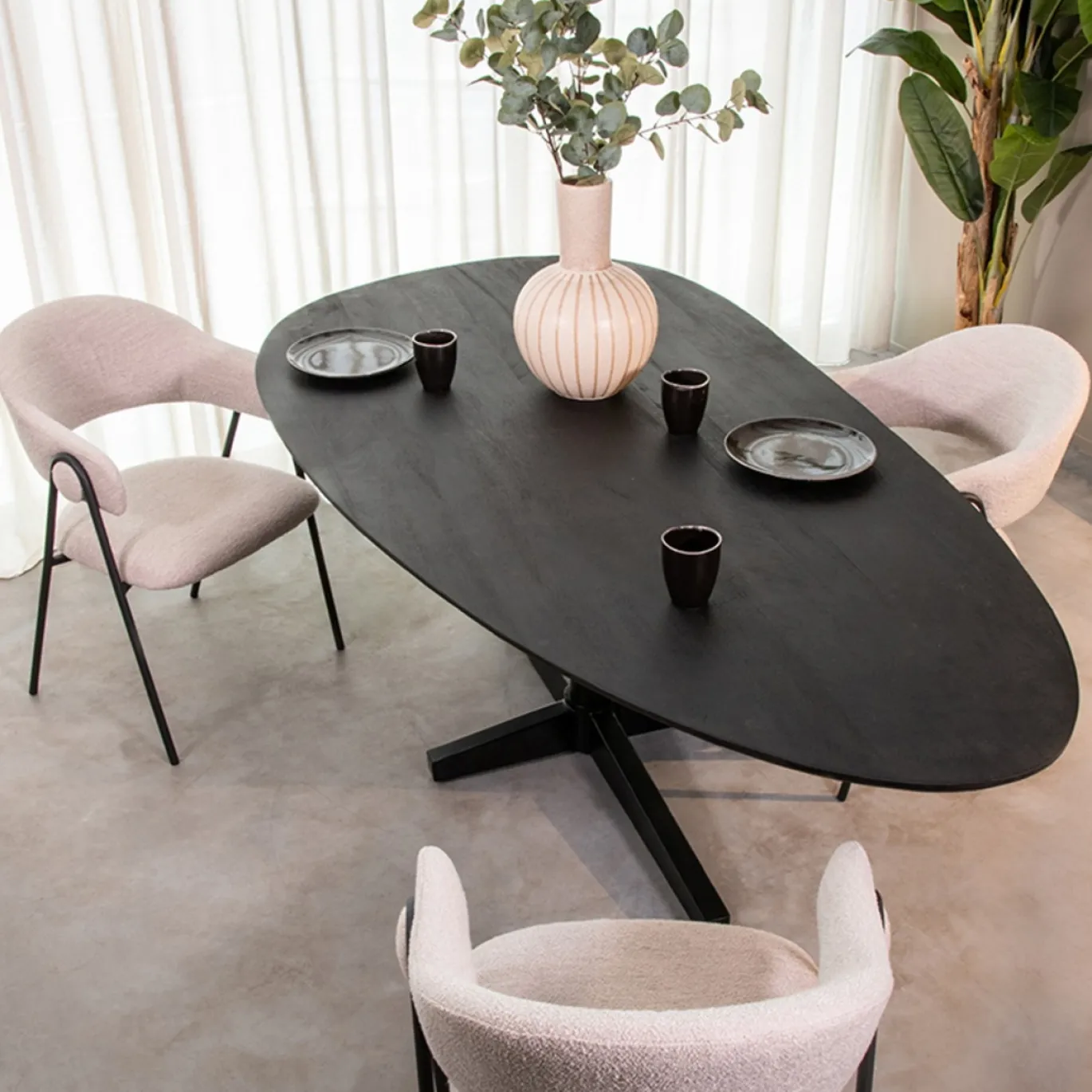 LABEL51 Eettafel Rosie Organisch Zwart 220cm