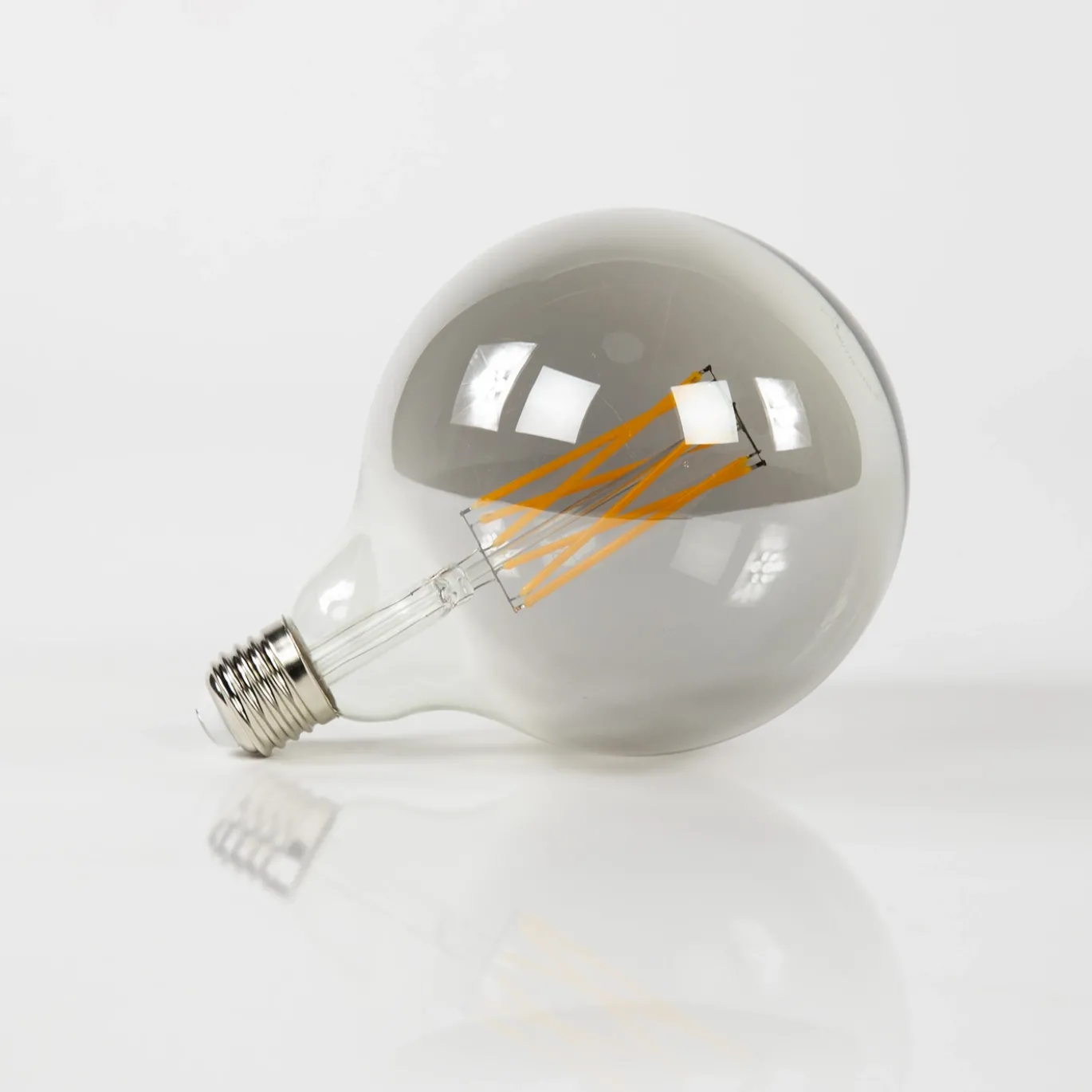 Lichtbron LED filament bol Ø12,5 - E27 6W dimbaar / Smoke Grijs