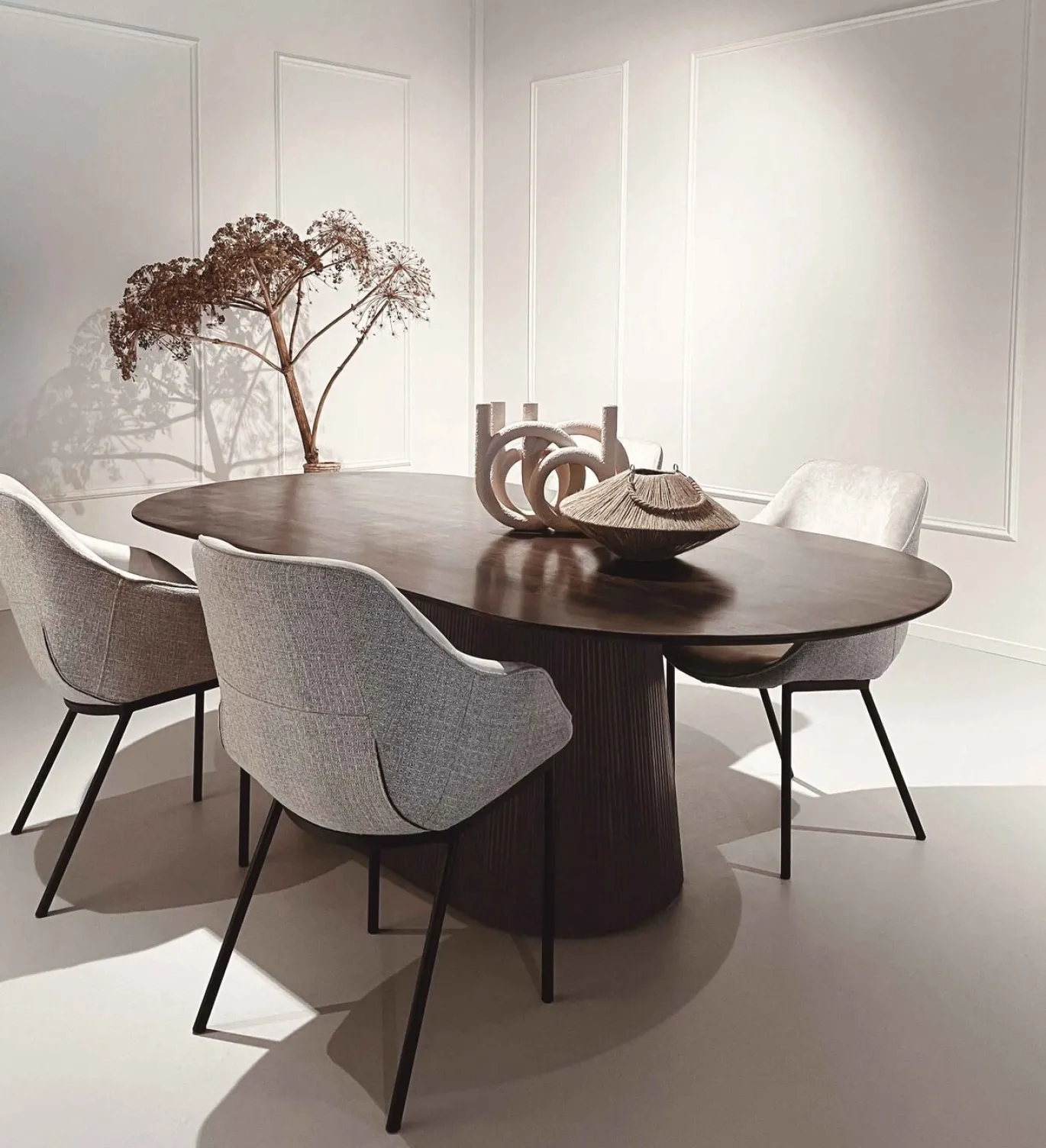 Livingfurn Eettafel Salvator Walnoot 200cm Mangohout Ovaal