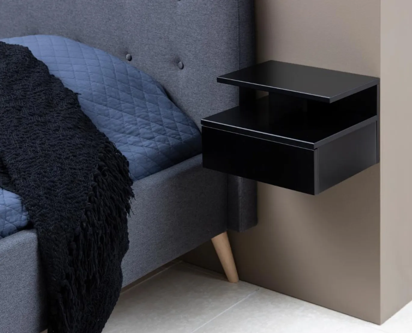Nachtkastje Nyro Zwart 35cm - Giga Living
