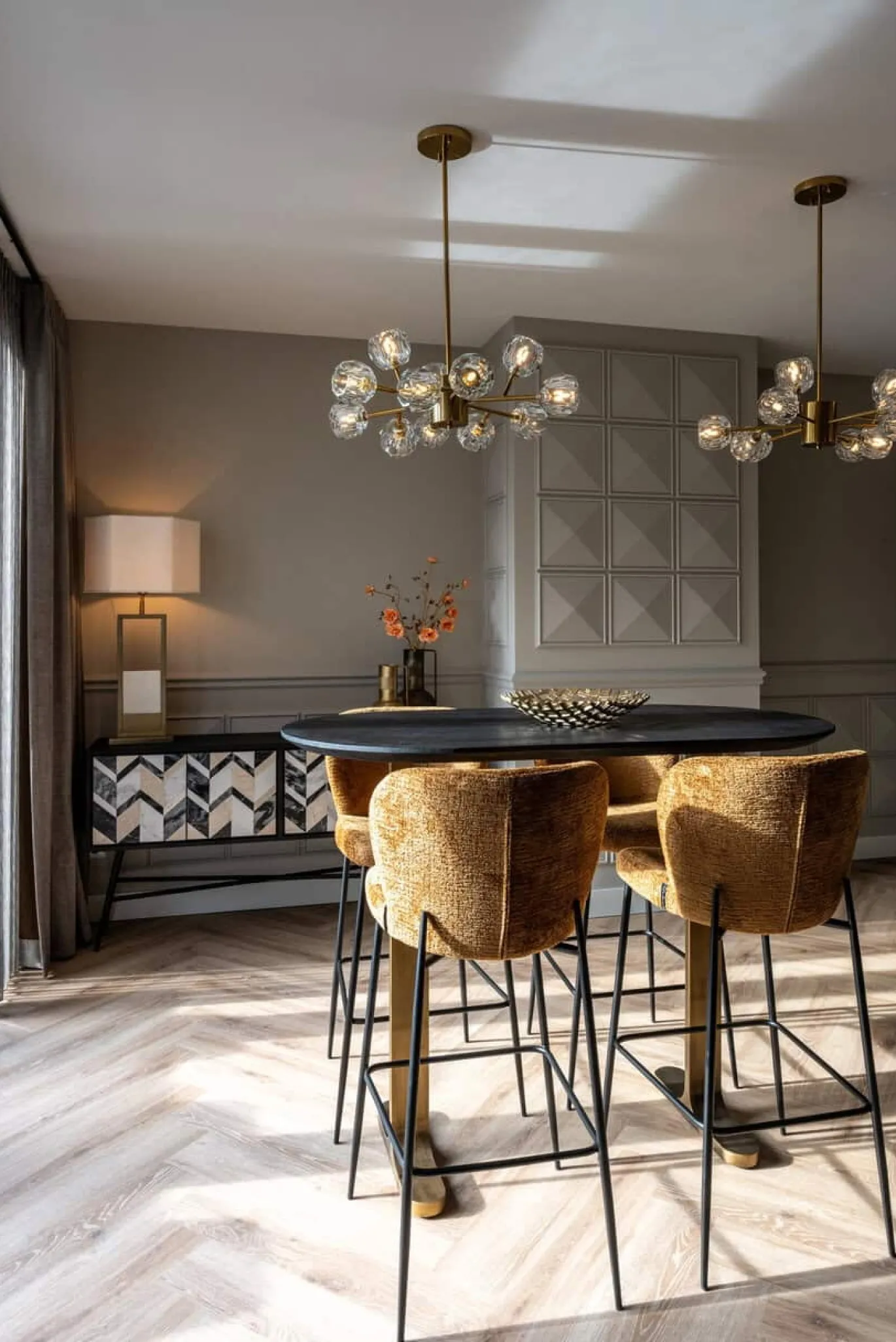 Richmond Bartafel Revelin Ovaal Zwart Mangohout 140cm