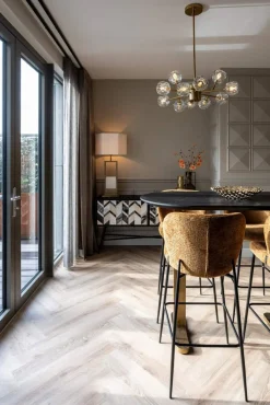Richmond Bartafel Revelin Ovaal Zwart Mangohout 140cm