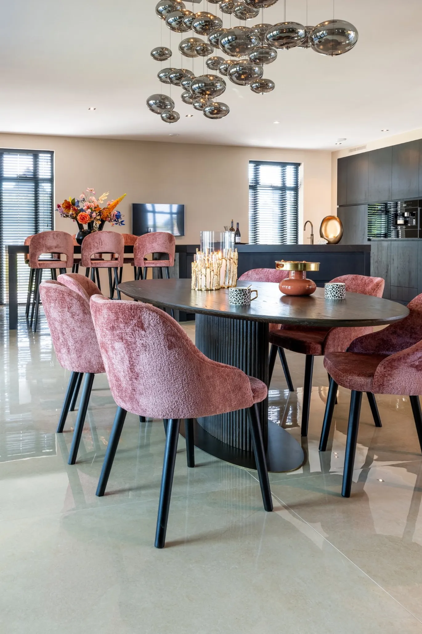 Richmond Eettafel Luxor Ovaal 235cm Bruin