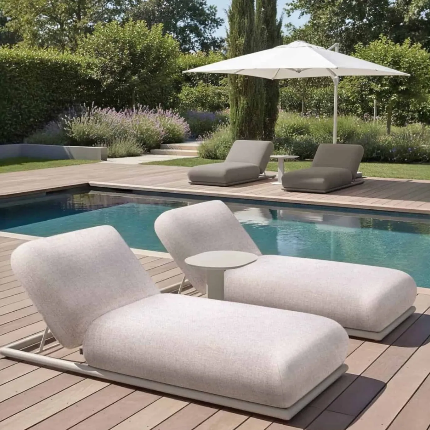 Richmond Outdoor Dagbed Sullivan Beige Alpine