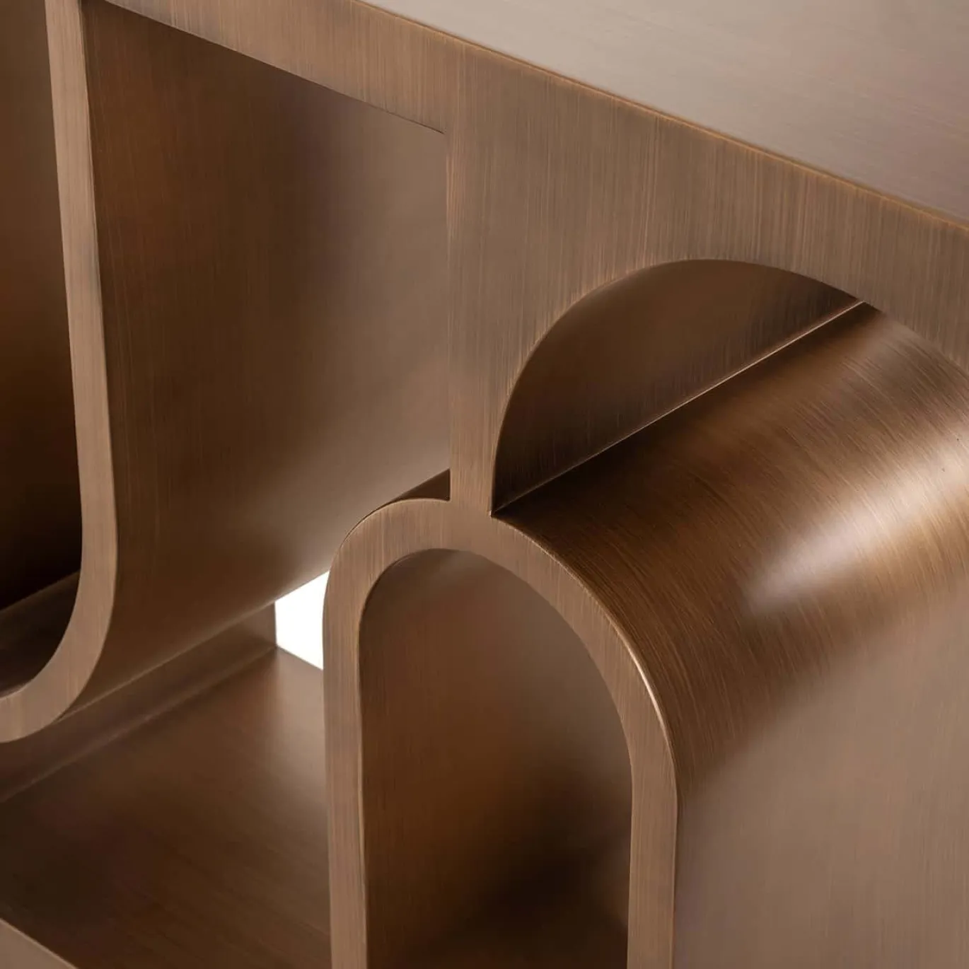 Richmond Sidetable Lugano Brushed Goud 150cm