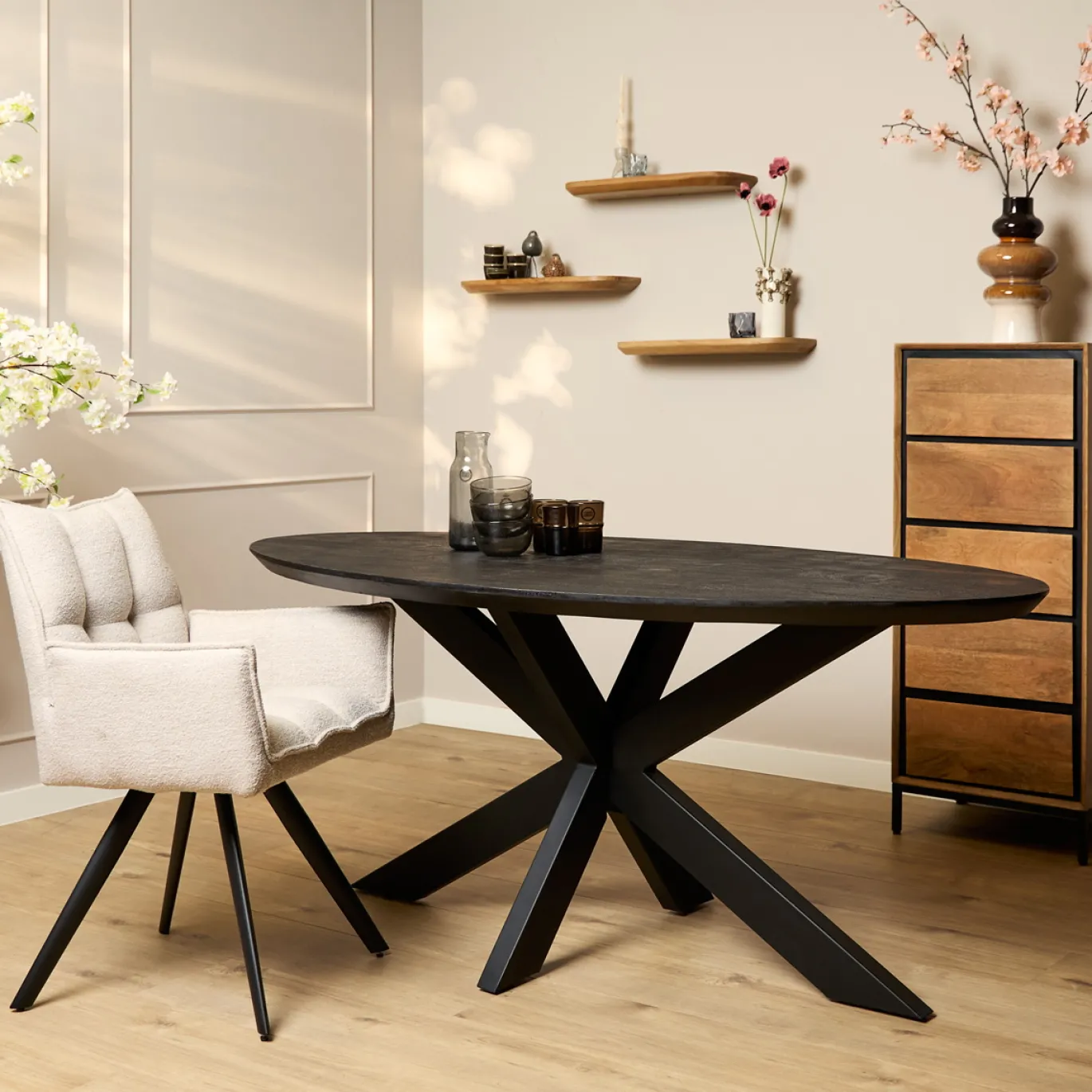 StarFurn Eettafel Brandy Zwart 160cm Ovaal