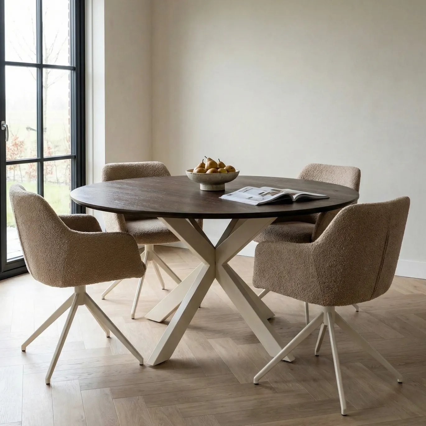 StarFurn Eettafel Madison Bruin 130cm Poot Zand
