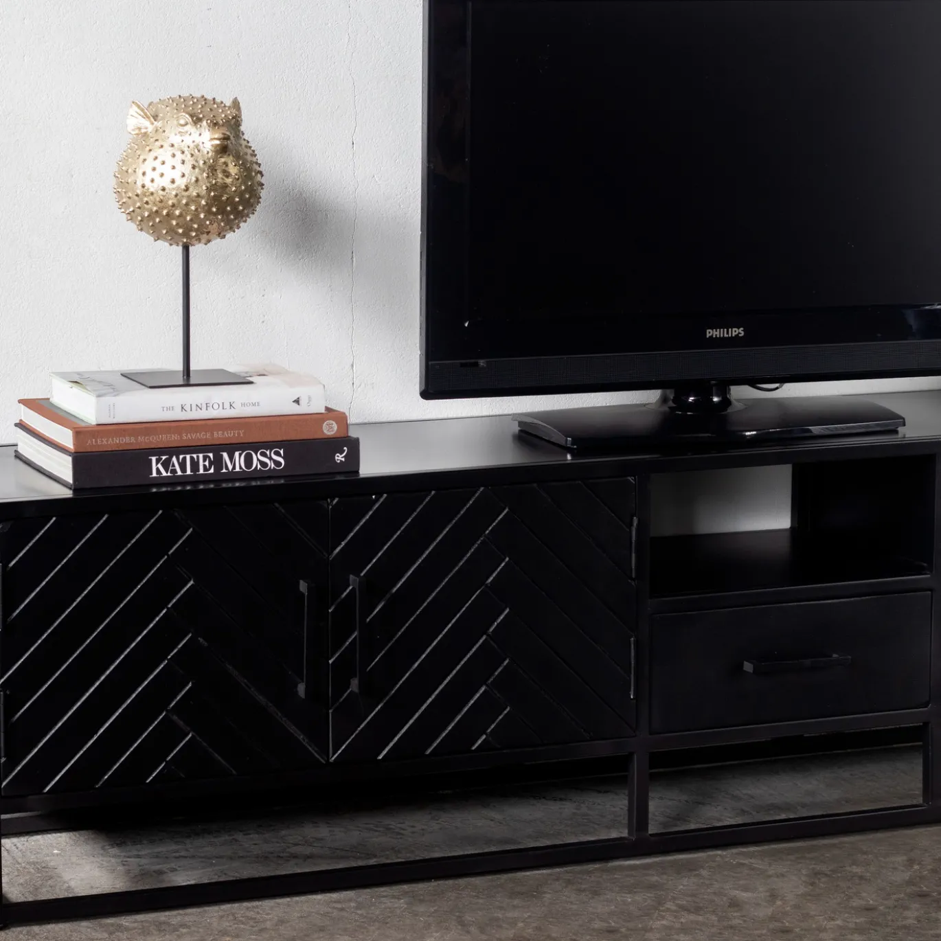 Tv-meubel Isa Zwart Visgraat 210cm Mangohout- Giga Meubel