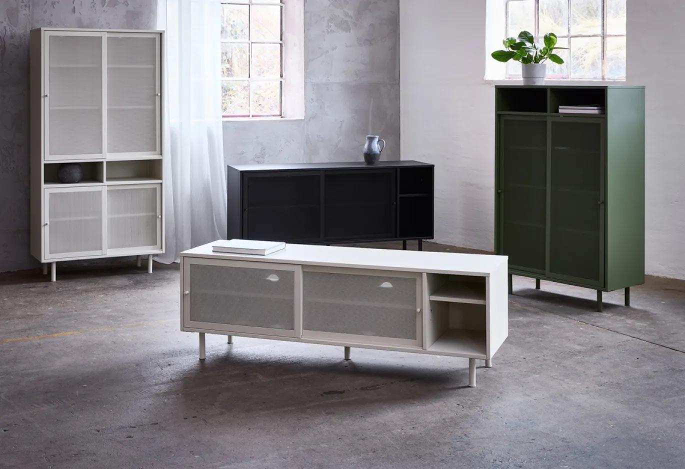 Tv-meubel Veep Zwart Metaal 160cm - Giga Living